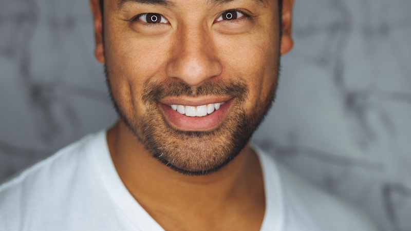 Two paths diverging, one leading to thoughtful AI use, another to blind dependence